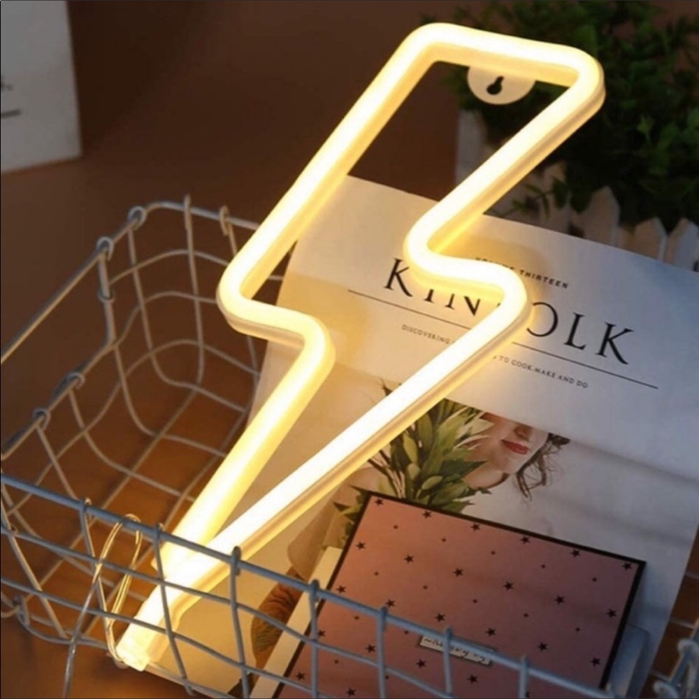LED Lightening Bolt Neon Light Sign - Picture 4 of 4